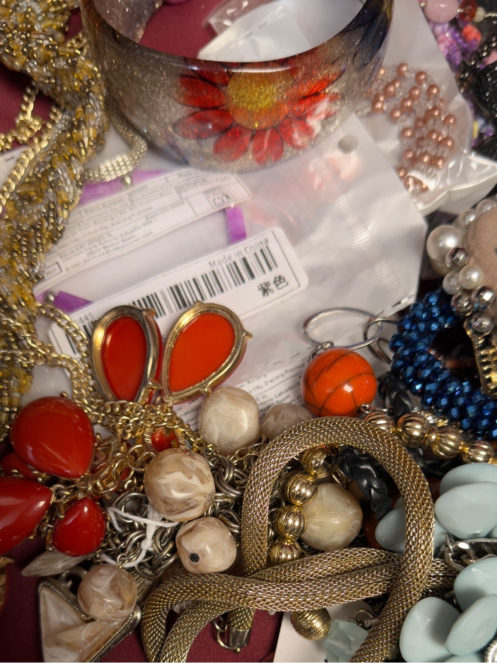 Bulk Costume Jewelry 5 Pound Lot Clean, Wearable, No Junk Or Craft - Picture 2 of 8